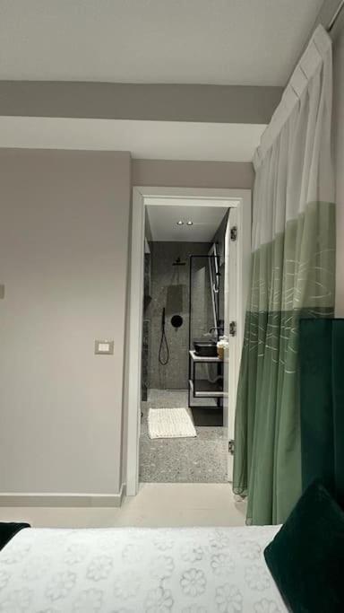 Host Apartament Elio Tirana Exterior foto
